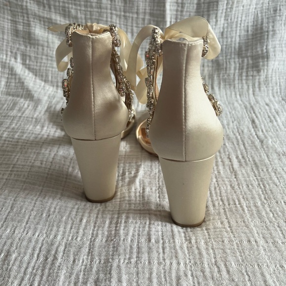 BADGLEY MISCHKA heals - Picture 4 of 6